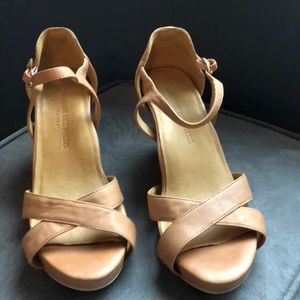 L’AMOUR DES PiEDS - Isabelle platform sandal